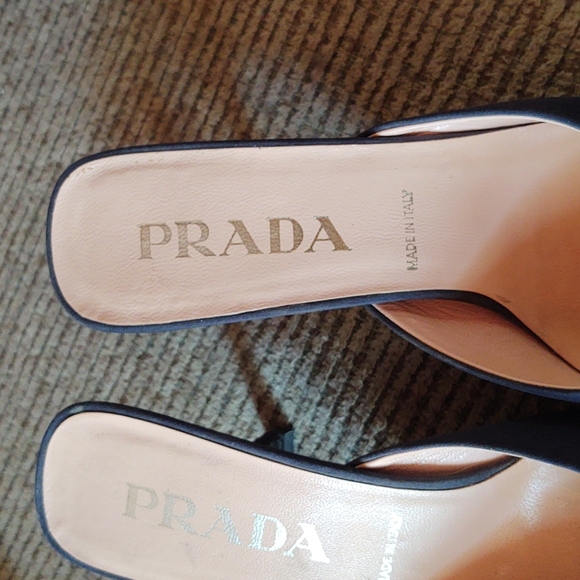 Prada heels. Navy slip-on with front bow. Size Euro 37 US size 6.5/7 - Picture 3 of 7